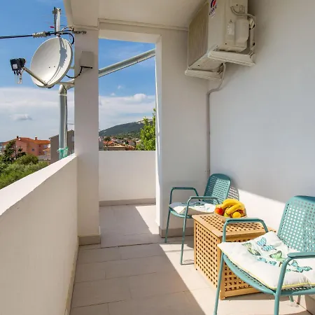 Simicic-1 By Interhome Barbat na Rabu